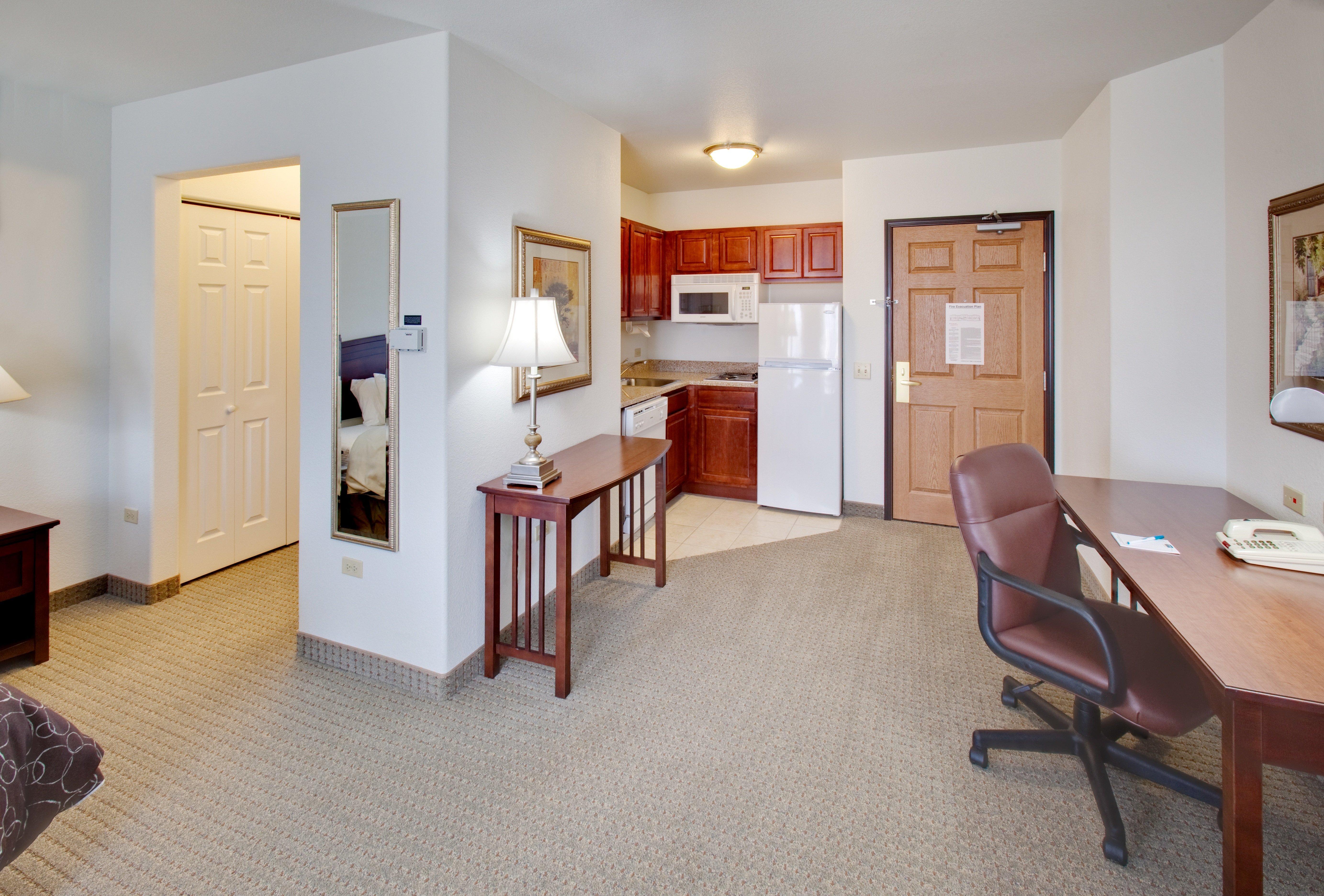 Staybridge Suites Rockford By Ihg חדר תמונה