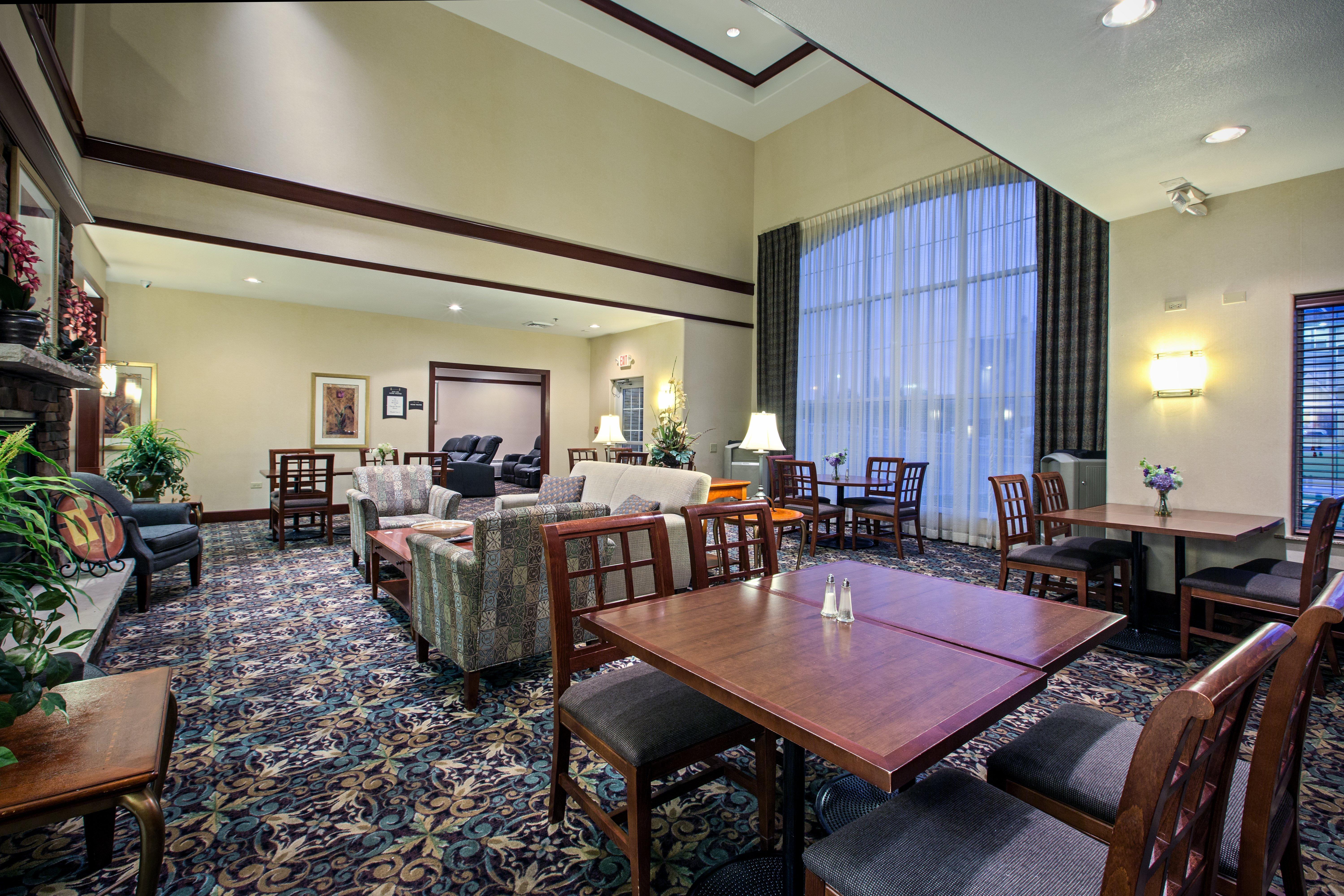 Staybridge Suites Rockford By Ihg מראה חיצוני תמונה