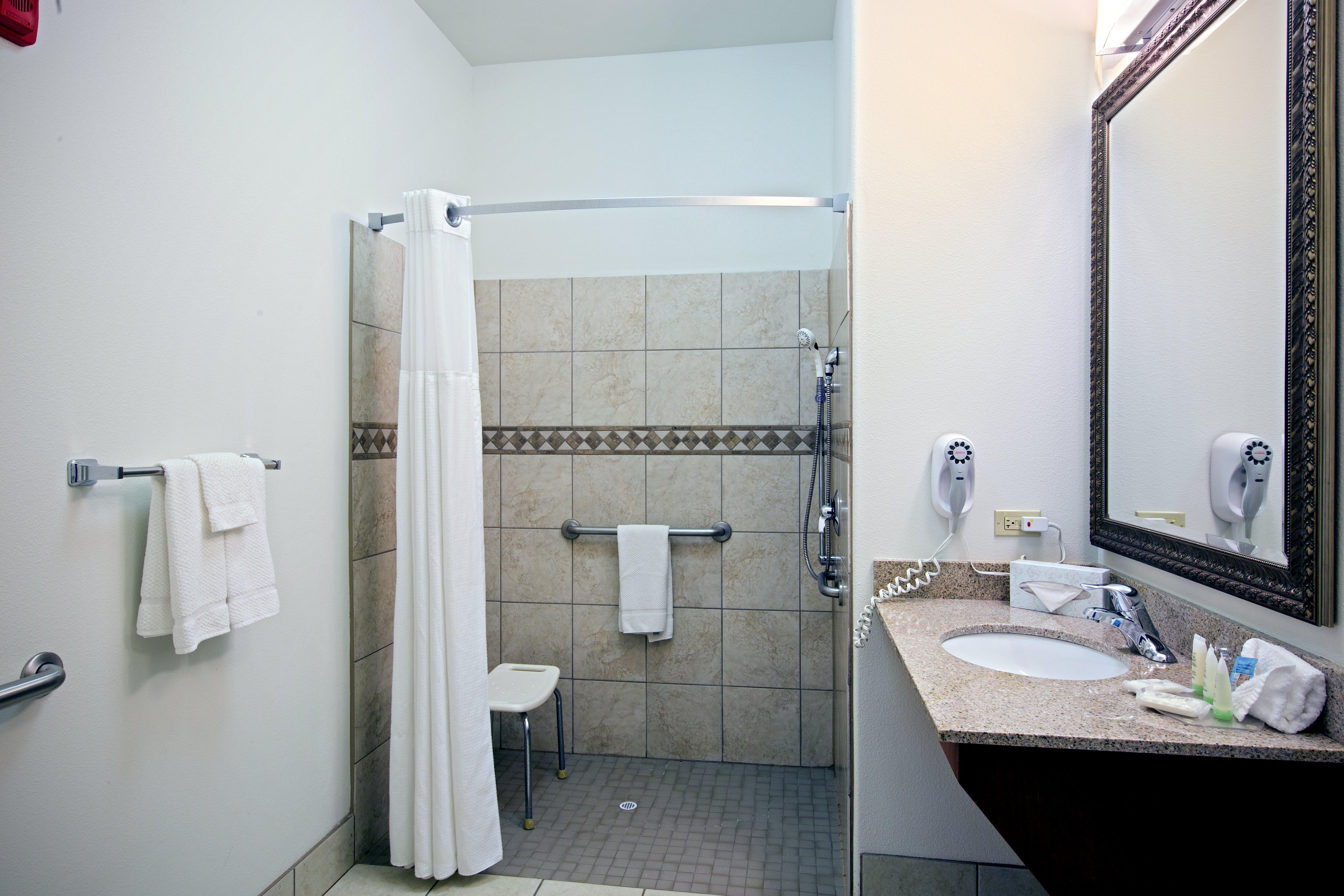 Staybridge Suites Rockford By Ihg מראה חיצוני תמונה